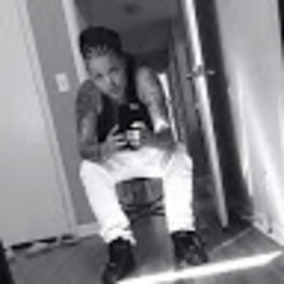 Meet your Posher, Claudette - Picture 1 of 1